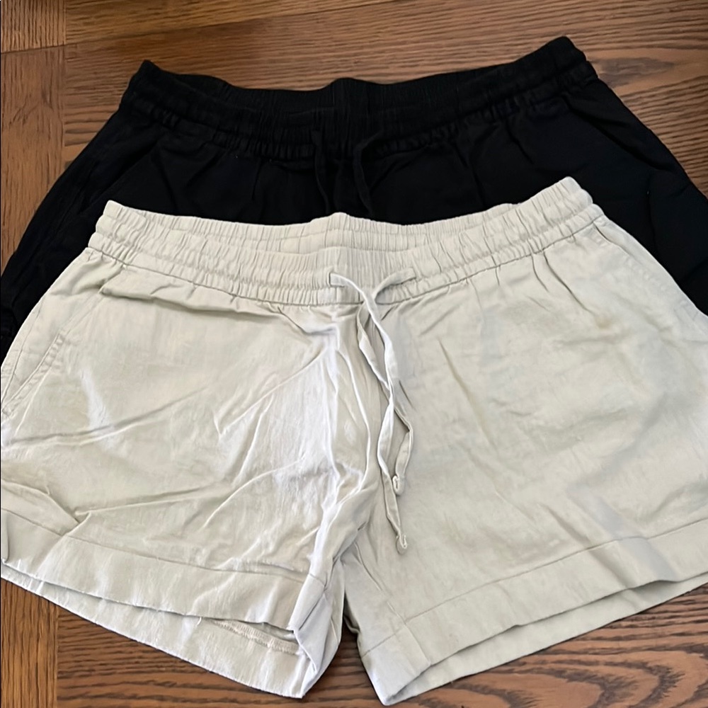Old Navy Black and Cream Athletic Shorts